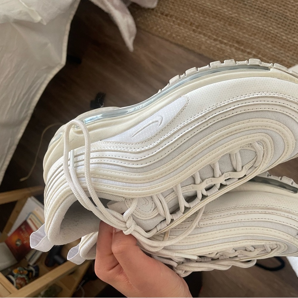 Nike womens shoes y 6 = 7.5 womens